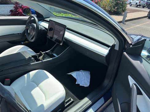 Used 2019 Tesla Model 3 AWD/4WD image 9