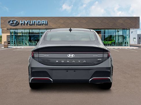 New 2026 Hyundai Sonata Limited FWD image 6