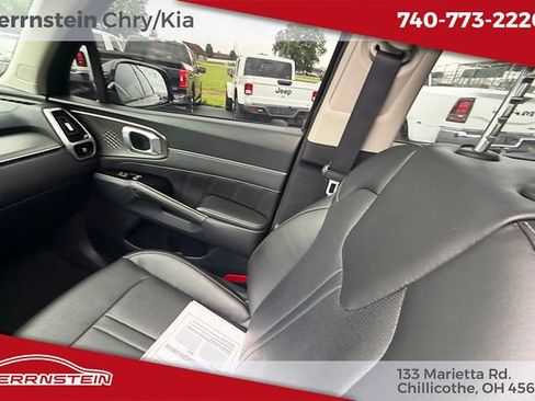 Used 2022 Kia Sorento SX AWD/4WD image 11
