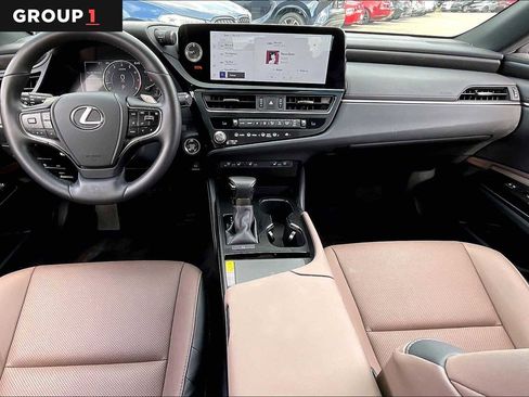 Used 2025 Lexus ES 350 w/ Premium Package image 12