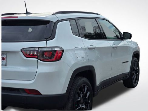 New 2026 Jeep Compass Latitude image 42