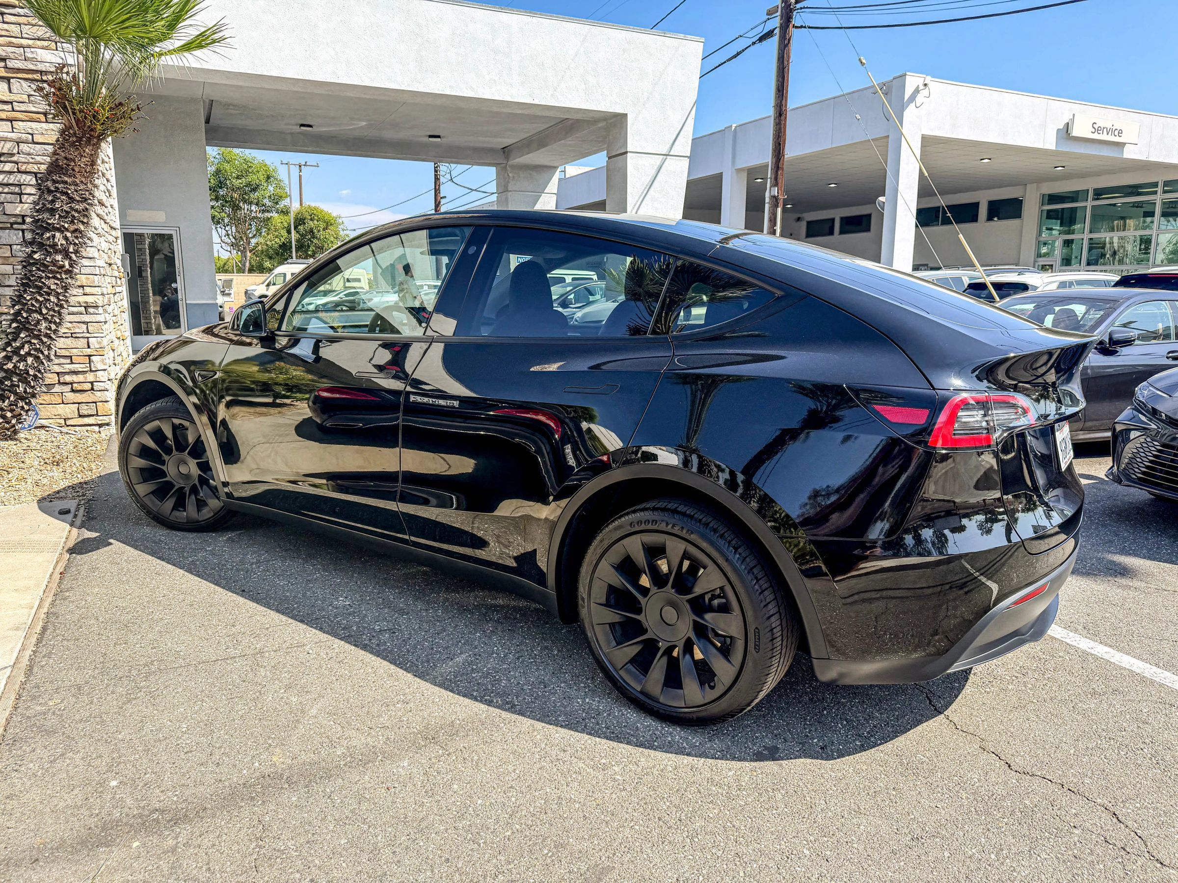 Used 2023 Tesla Model Y Long Range AWD/4WD image 3
