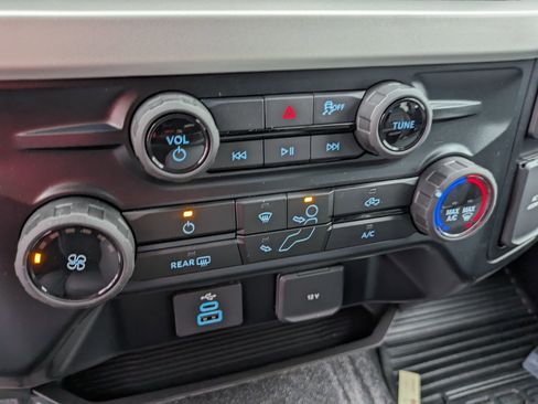 New 2025 Ford F550 4x4 Crew Cab image 44