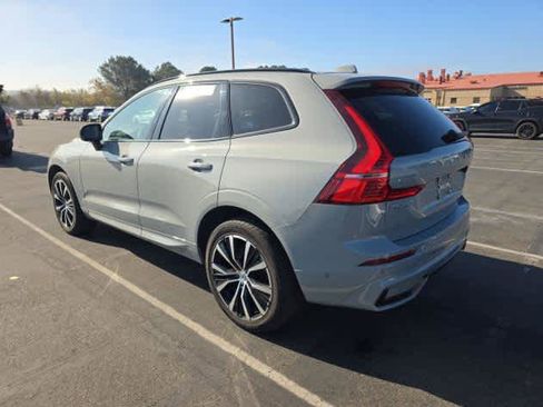 Certified 2025 Volvo XC60 B5 Plus image 6