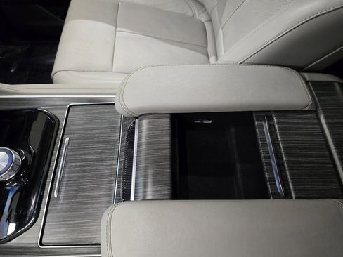 Used 2024 Jeep Wagoneer Series II w/ Flexible Seating Group image 26