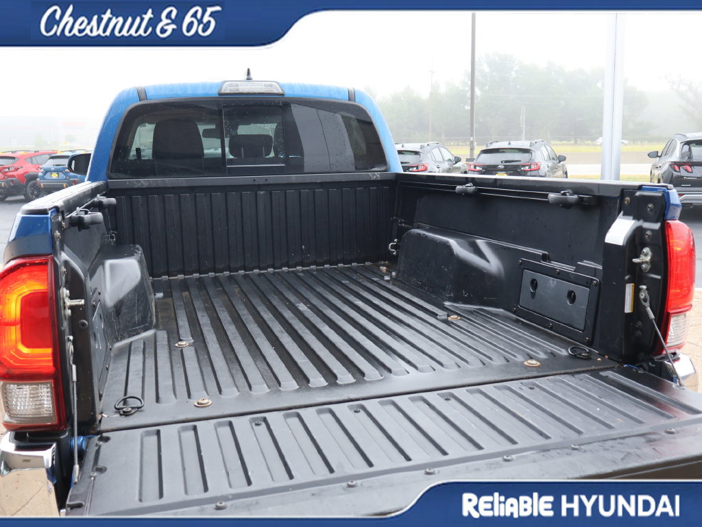 Used 2018 Toyota Tacoma SR5 RWD image 15