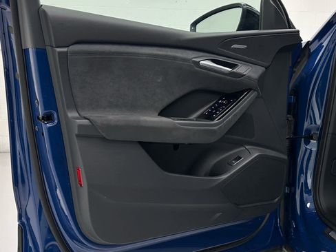 Used 2025 Audi SQ6 e-tron Prestige w/ 21" Black Optic Wheel Package image 23