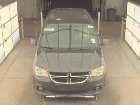 Used 2019 Dodge Grand Caravan SXT w/ Mopar Premium Addition Group image 17