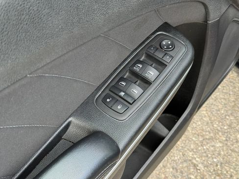 Used 2023 Dodge Charger SXT RWD image 10
