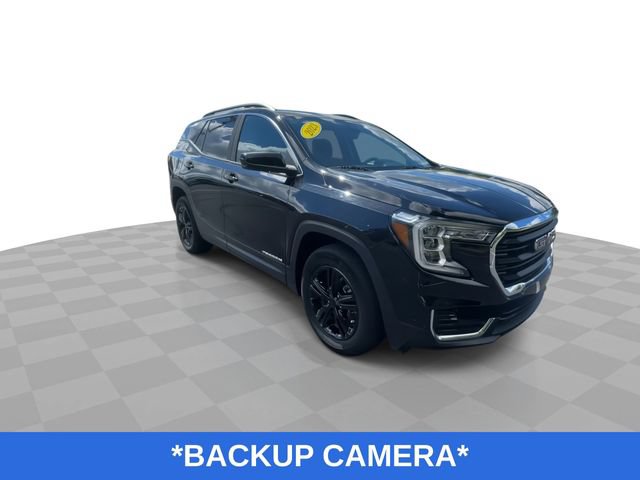 Used 2023 GMC Terrain SLE w/ Driver Convenience Package FWD image 2