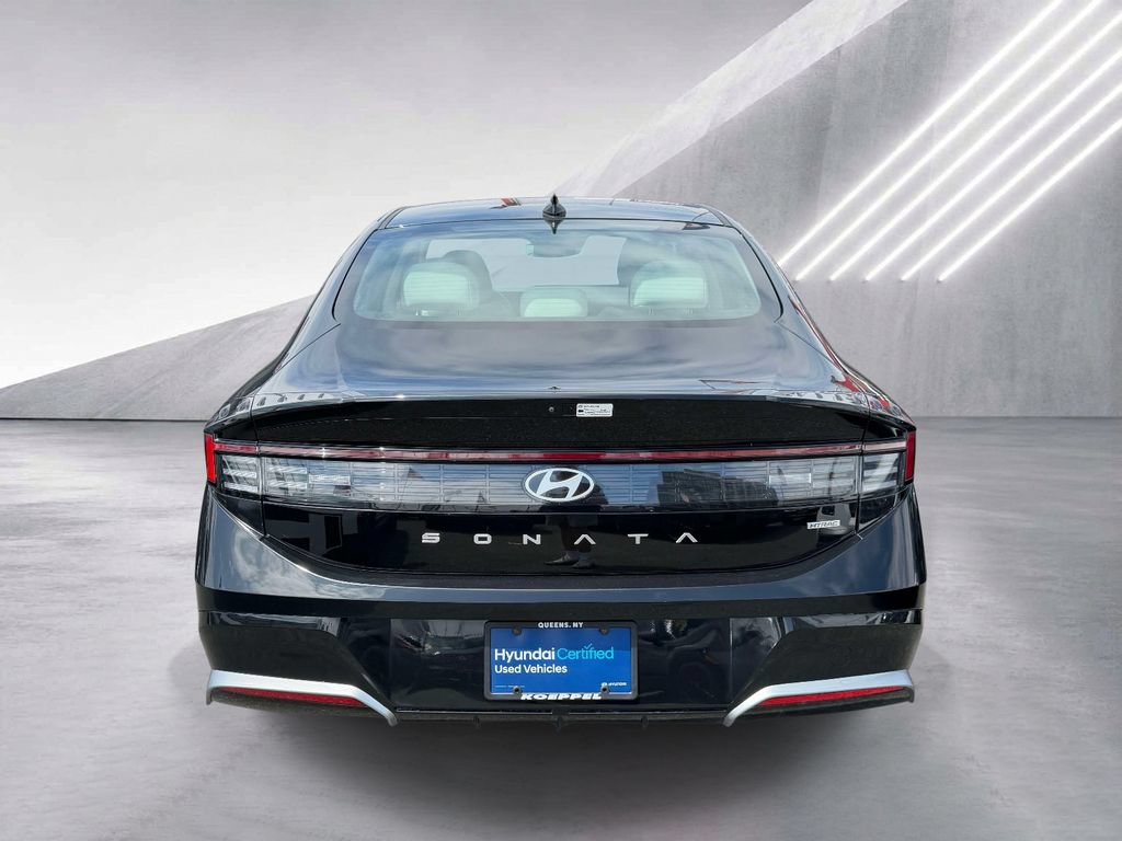 Certified 2025 Hyundai Sonata SEL AWD/4WD image 6