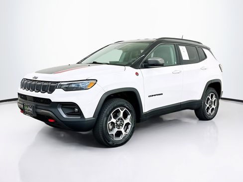 Used 2022 Jeep Compass Trailhawk w/ Trailhawk Elite Group image 3