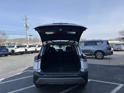Used 2022 Nissan Rogue SV AWD/4WD image 8