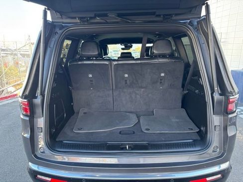 Used 2022 Jeep Wagoneer Series II image 40