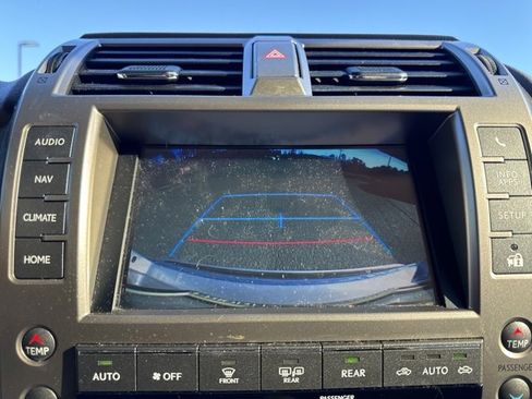 Used 2015 Lexus GX 460 image 11