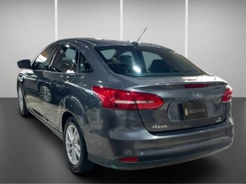 Used 2018 Ford Focus SE image 8