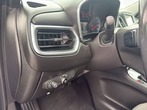 Used 2018 Chevrolet Equinox LT FWD image 14