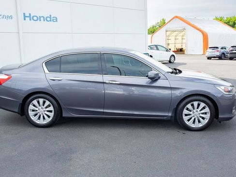 Used 2015 Honda Accord EX image 16