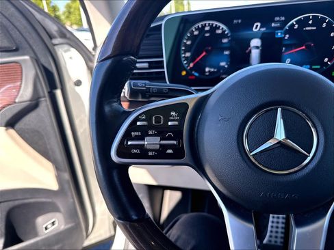 Used 2022 Mercedes-Benz GLS 450 4MATIC image 13