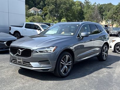 Used 2019 Volvo XC60 T6 Momentum w/ Multimedia Package