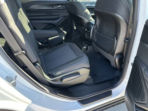 New 2025 Jeep Grand Cherokee L Laredo w/ Luxury Tech Group I image 21