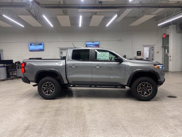 New 2026 Chevrolet Colorado ZR2 w/ Technology Package AWD/4WD image 4