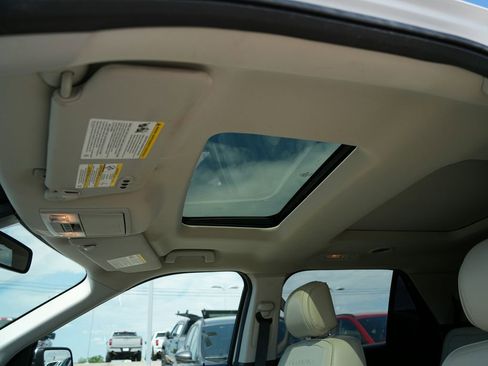 Used 2017 Ford Explorer Platinum AWD/4WD image 21