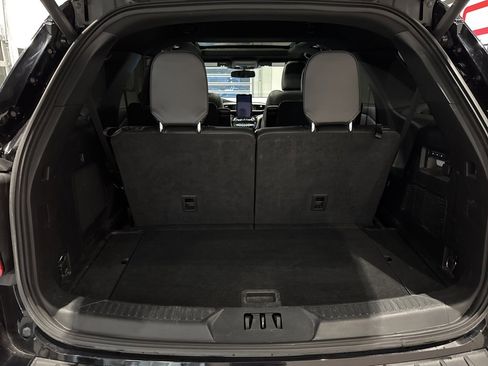 Used 2022 Ford Explorer ST w/ ST Street Pack image 37