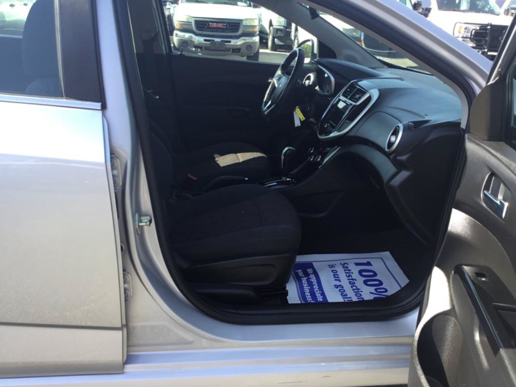 Used 2018 Chevrolet Sonic LT w/ RS Package FWD image 41