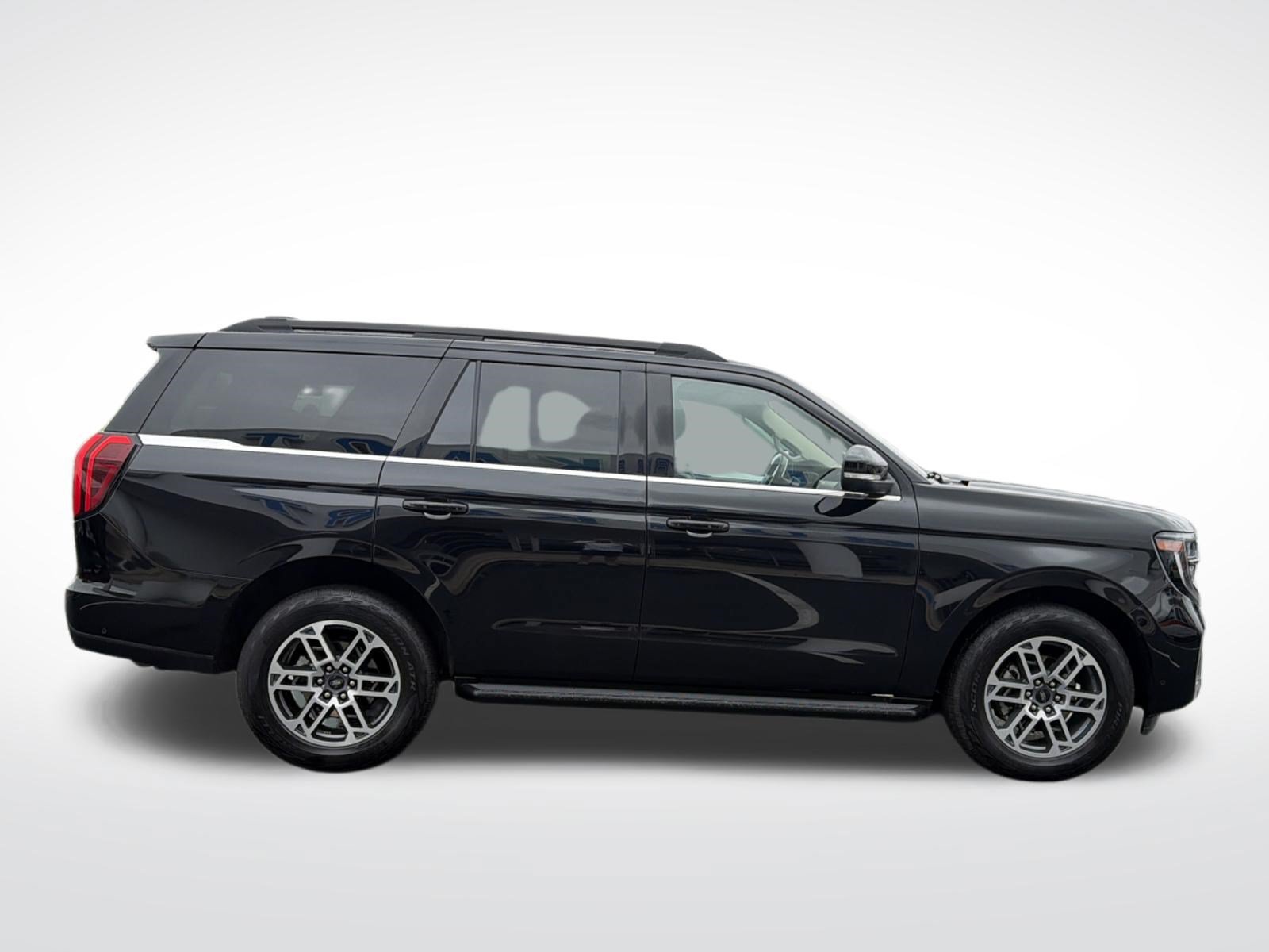 Certified 2025 Ford Expedition Active AWD/4WD image 7