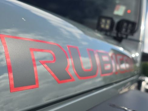 Used 2025 Jeep Gladiator Rubicon w/ Safety Group AWD/4WD image 9