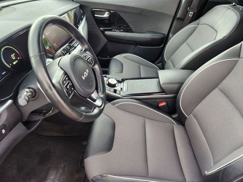 Used 2022 Kia Niro EX w/ Cold Weather Package FWD image 12