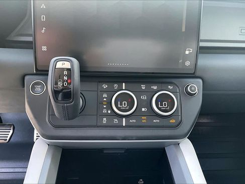Used 2026 Land Rover Defender 110 X AWD/4WD image 33