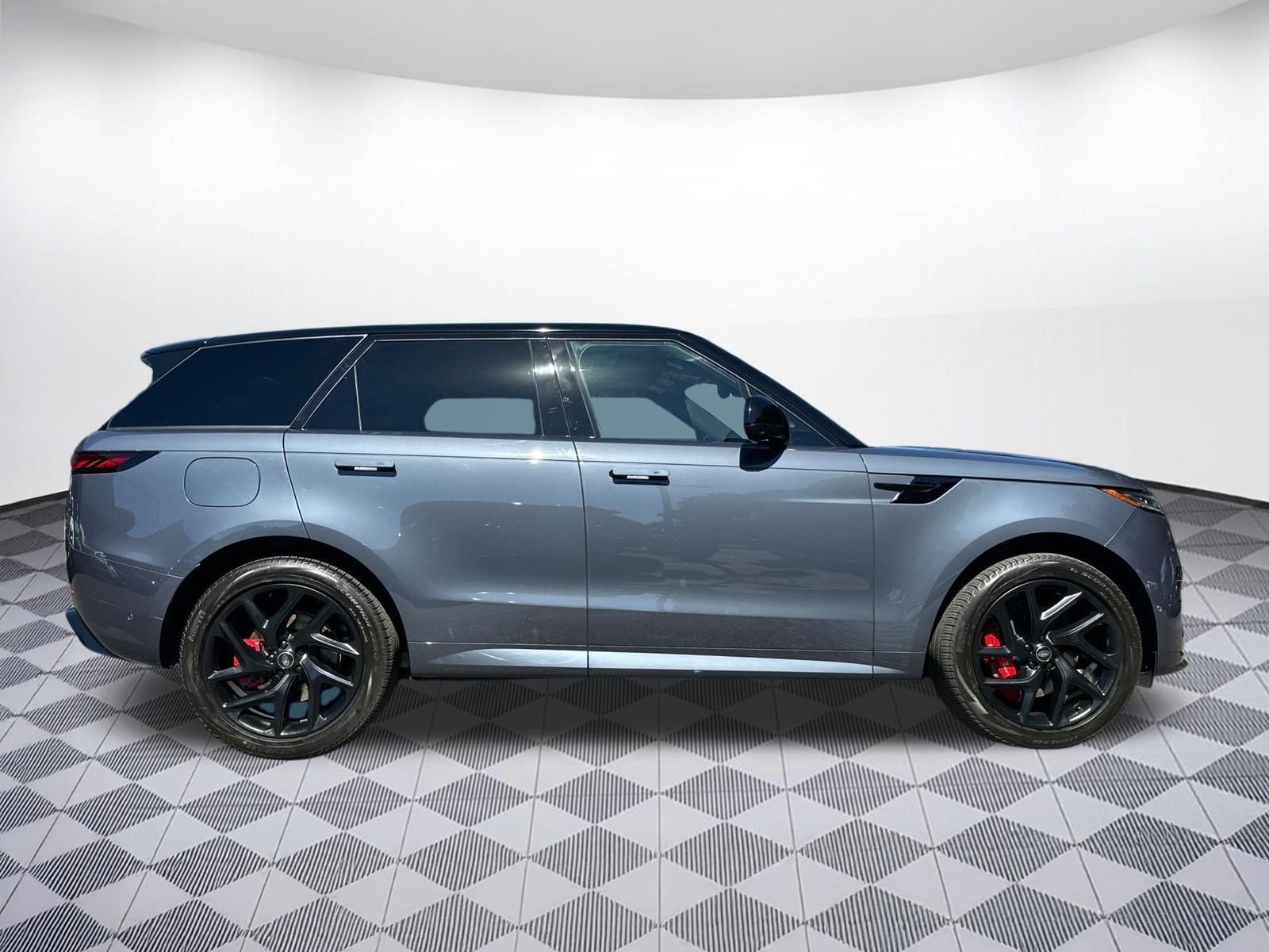 Used 2025 Land Rover Range Rover Sport Dynamic SE AWD/4WD image 7
