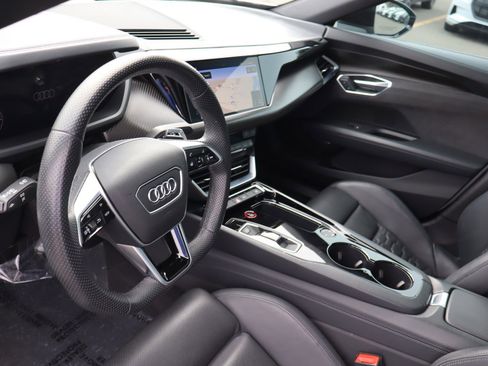 Used 2023 Audi e-tron GT Premium Plus w/ Performance Package image 9