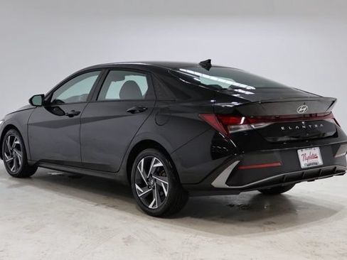 Used 2025 Hyundai Elantra Sport FWD image 6