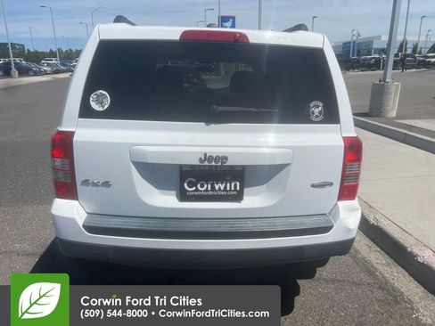 Used 2011 Jeep Patriot Latitude AWD/4WD image 9