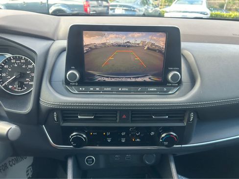 Used 2023 Nissan Rogue S AWD/4WD image 8