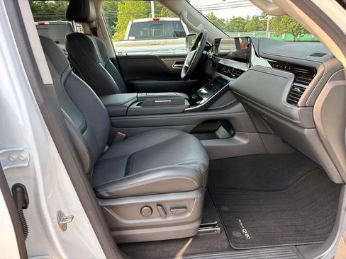 Used 2025 INFINITI QX80 Pure AWD/4WD image 18