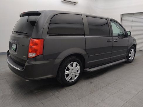 Used 2016 Dodge Grand Caravan SE w/ Quick Order Package 29E SE image 10