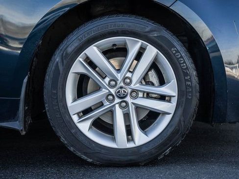 Used 2019 Toyota Corolla SE w/ SE Option Package image 18