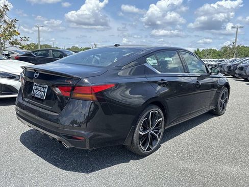 New 2026 Nissan Altima 2.5 SR w/ SR Premium Package FWD image 4