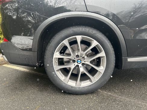 Used 2023 BMW X5 xDrive40i w/ Premium Package image 4