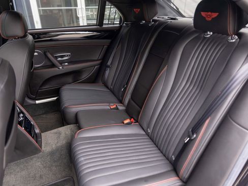 Used 2018 Bentley Flying Spur S V8 AWD/4WD image 40