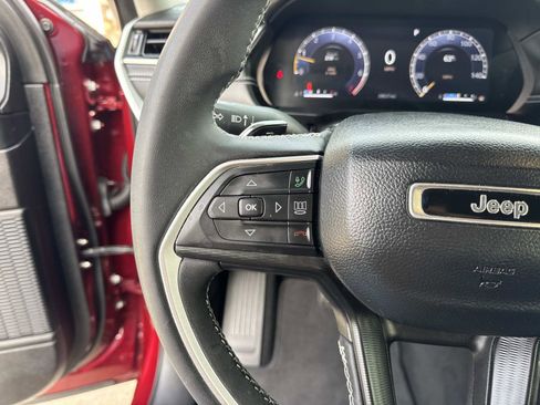 Used 2023 Jeep Grand Cherokee L Laredo image 22