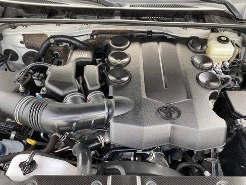 Used 2022 Toyota 4Runner SR5 image 23