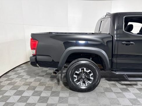 Used 2017 Toyota Tacoma TRD Off-Road image 19