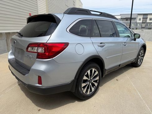 Used 2015 Subaru Outback 3.6R Limited AWD/4WD image 3