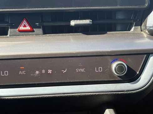 Used 2025 Kia Sportage EX FWD image 26