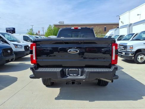 New 2026 Ford F250 XLT w/ XLT Premium Package AWD/4WD image 6